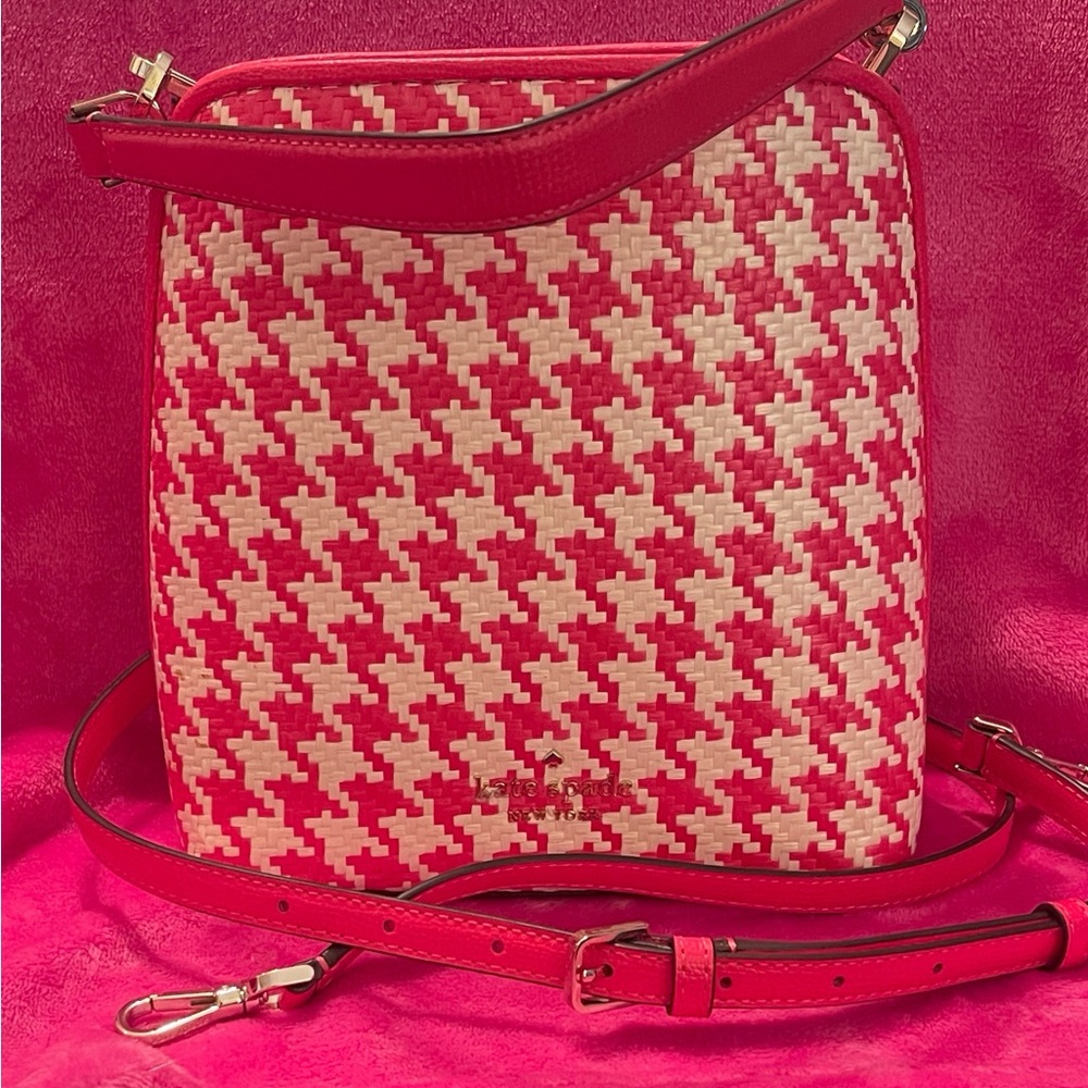 Kate Spade Darcy Small Bucket Bag. 
New w/o tag